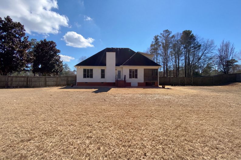 Photo 5 of 26 of 123 King Richard Dr, Griffin, GA
