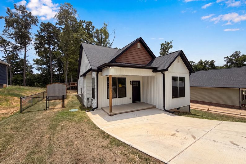 Photo 17 of 20 of 490 E 22nd St, Kannapolis, NC