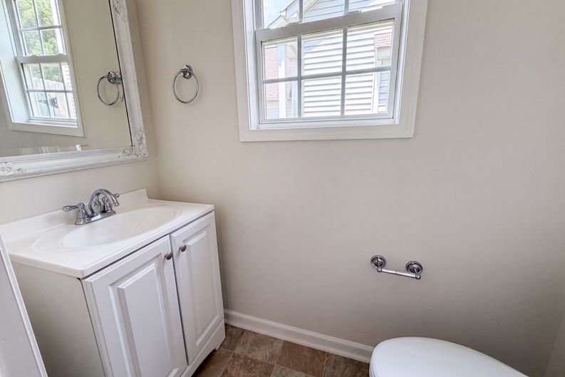 Photo 14 of 17 of 5714 Waverly Lynn Ln, Charlotte, NC