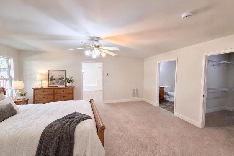 Photo 4 of 35 of 1396 Bramlett Forest Ct, Lawrenceville, GA