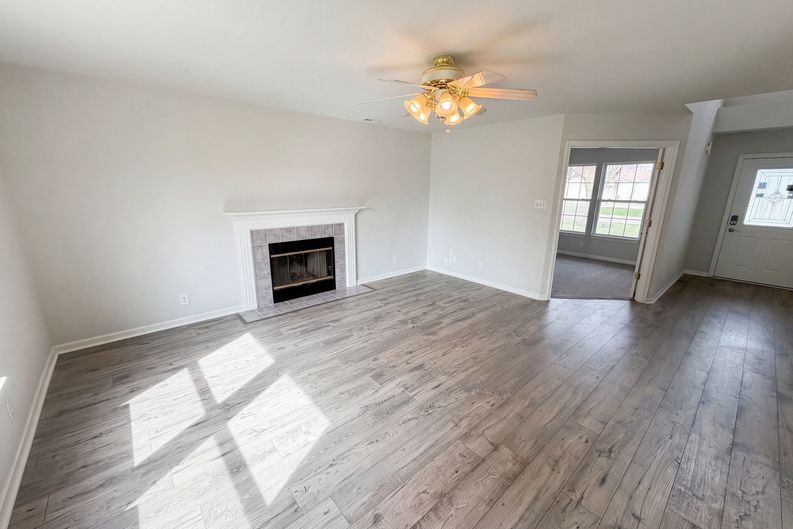 Photo 8 of 31 of 7910 Arvada Pl, Indianapolis, IN