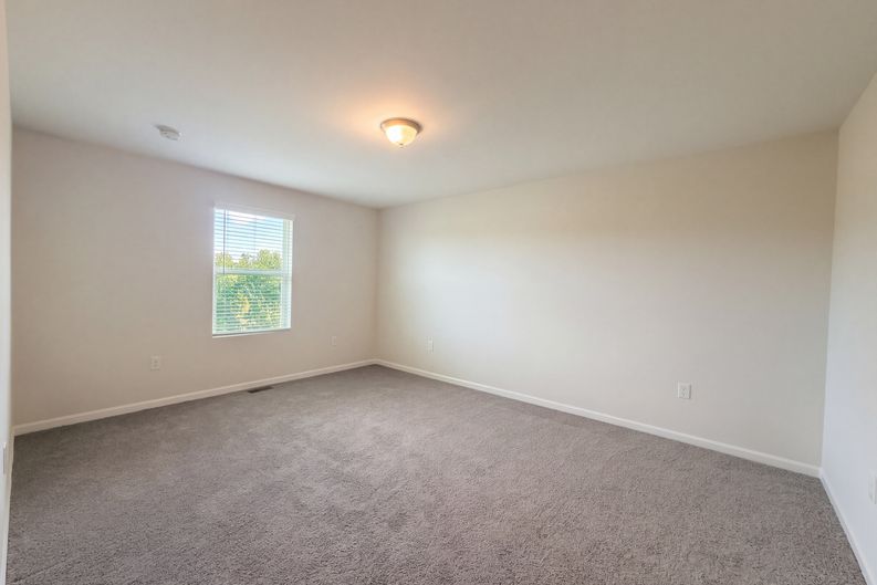 Photo 11 of 22 of 10103 Lakeview Dr, Taylor, MI