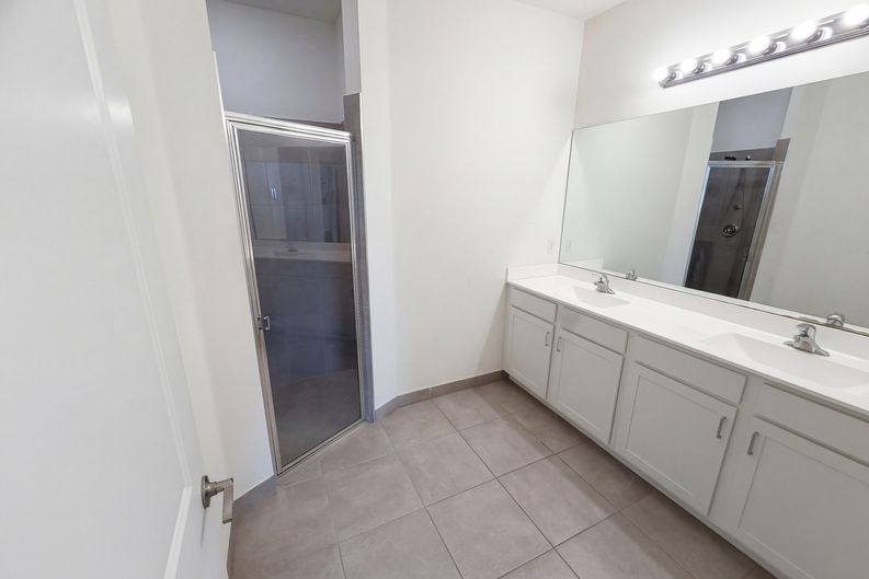 Photo 23 of 42 of 12473 NW Lynch Ln, Port Saint Lucie, FL