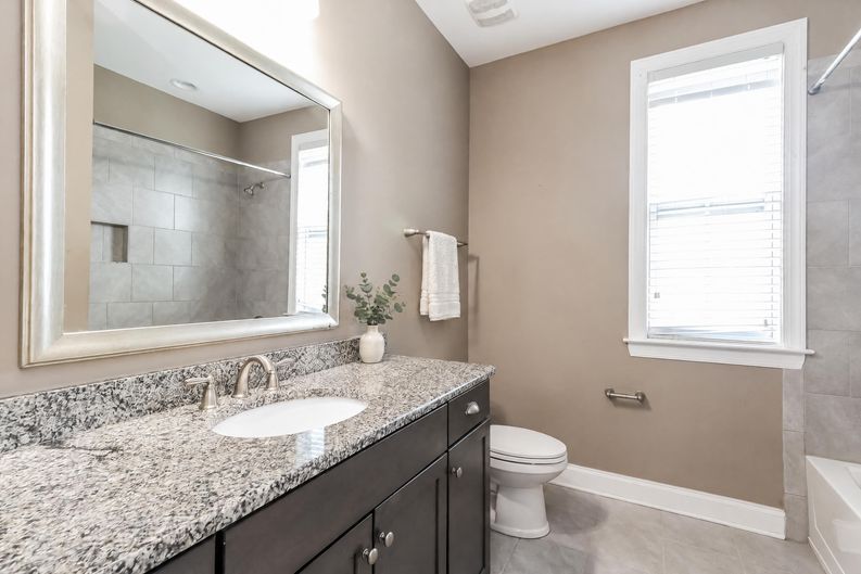 Photo 24 of 37 of 205 N Centurion Ln, Mount Holly, NC