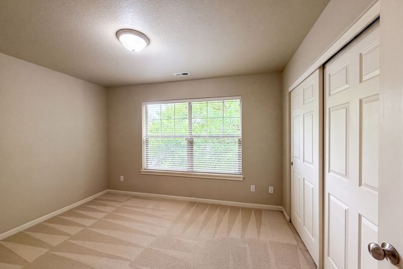 Photo 14 of 23 of 1724 SW Willowview Ter, Beaverton, OR