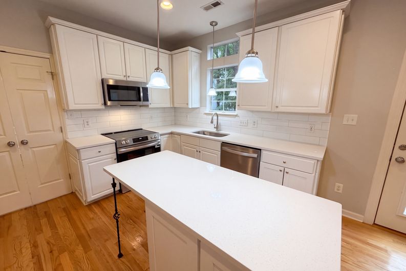 Photo 8 of 38 of 6306 Oxwynn Ln, Charlotte, NC