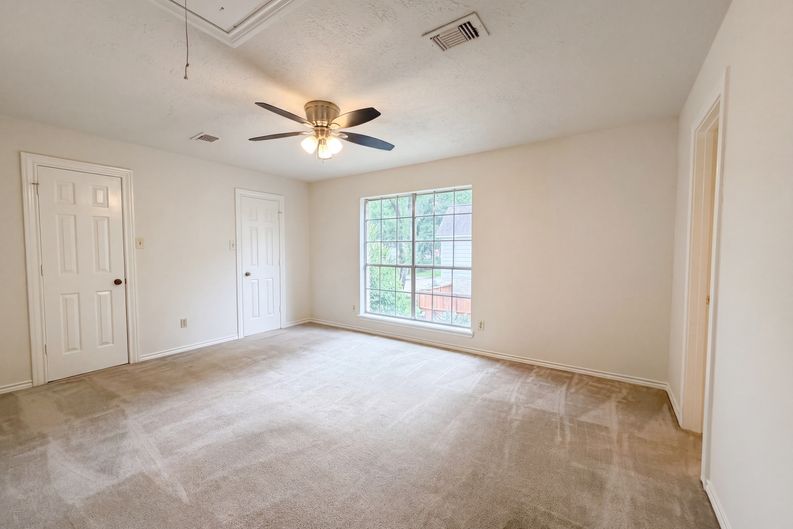 Photo 13 of 27 of 6902 Fawncliff Dr, Houston, TX