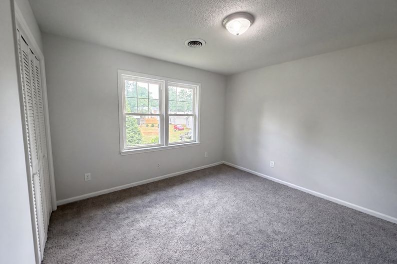 Photo 4 of 22 of 4 Willowood Dr, Spartanburg, SC