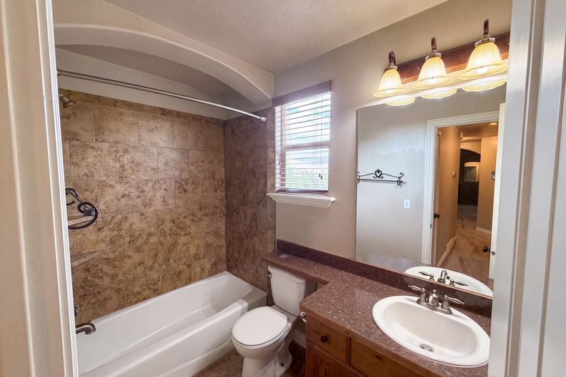 Photo 21 of 31 of 14496 S Fox Creek Dr, Herriman, UT