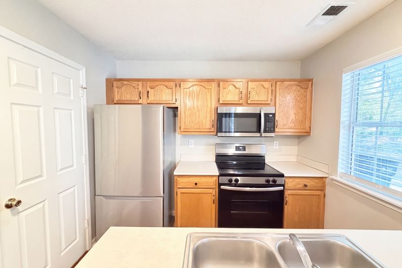 Photo 7 of 16 of 12605 Tucker Crossing Ln, Charlotte, NC
