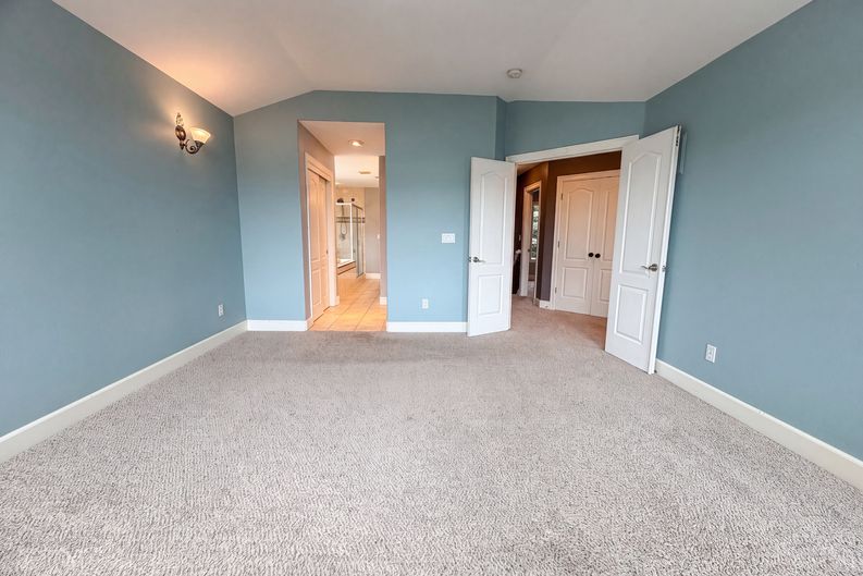 Photo 4 of 22 of 14210 SE Rolling Meadows Dr, Happy Valley, OR