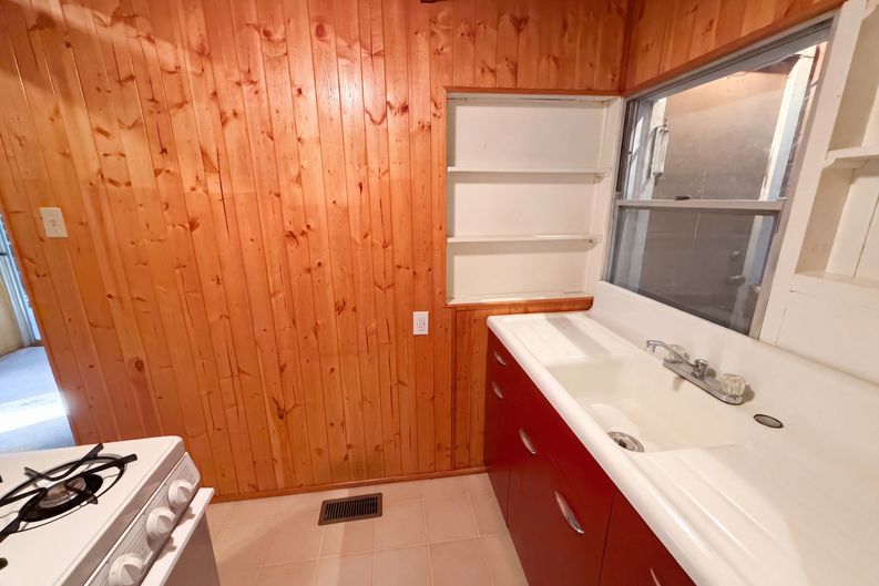 Photo 7 of 20 of 23679 Hillside Dr, Crestline, CA