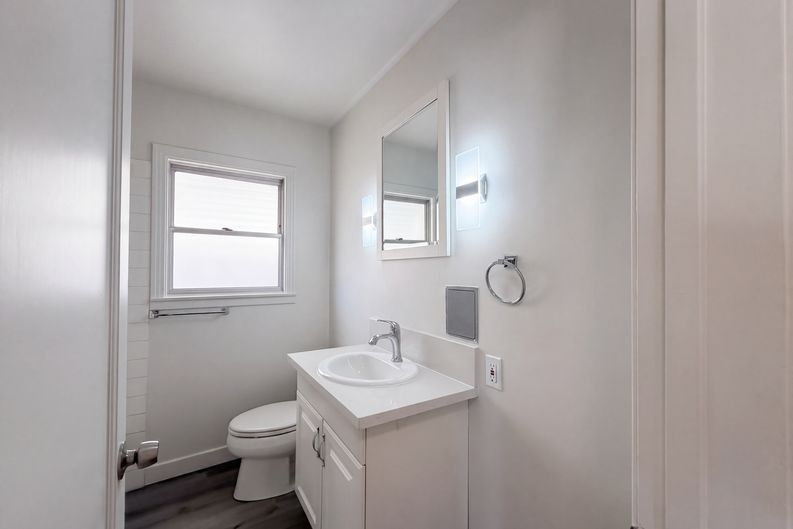 Photo 11 of 32 of 6016 Sampson Blvd, Sacramento, CA