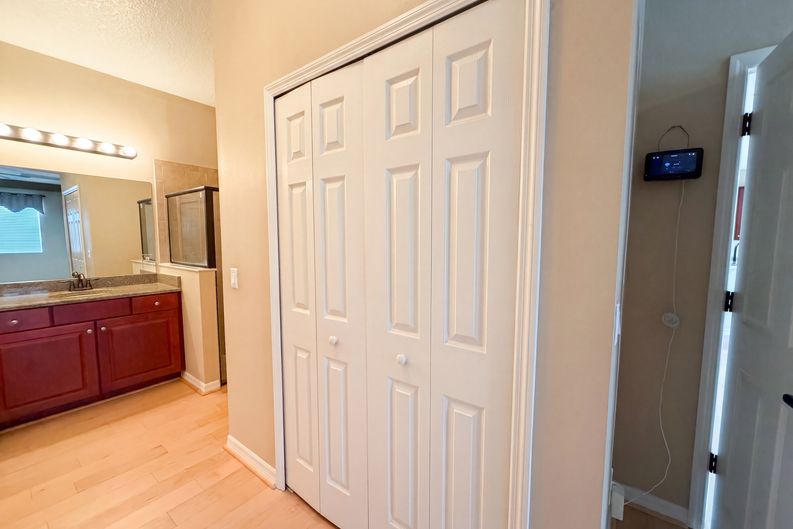 Photo 15 of 27 of 5605 Windsong Oak Dr, Leesburg, FL