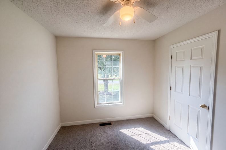 Photo 13 of 26 of 109 Briarcreek Dr, Winston Salem, NC