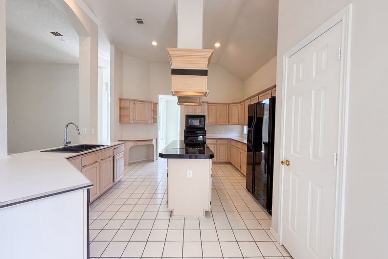 Photo 5 of 19 of 3000 Candide Ln, McKinney, TX