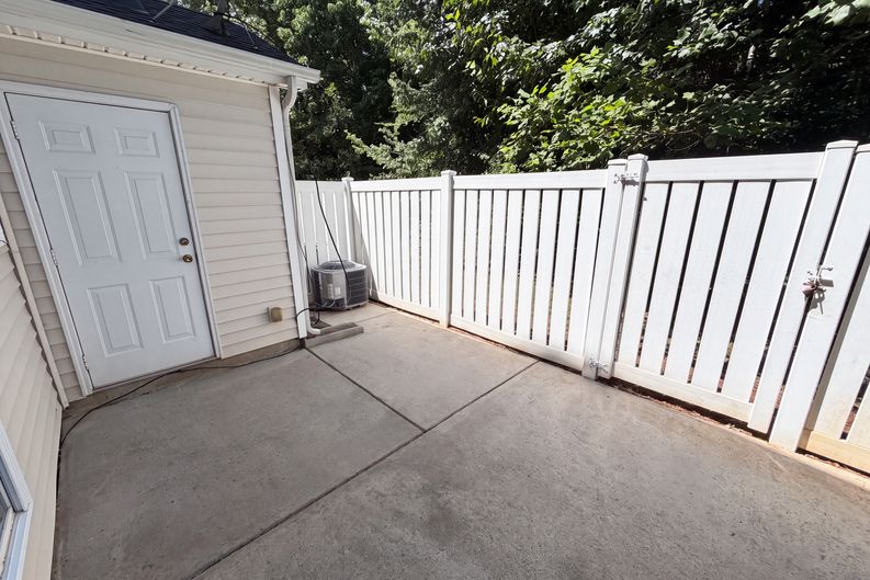 Photo 19 of 21 of 9514 Littleleaf Dr, Charlotte, NC
