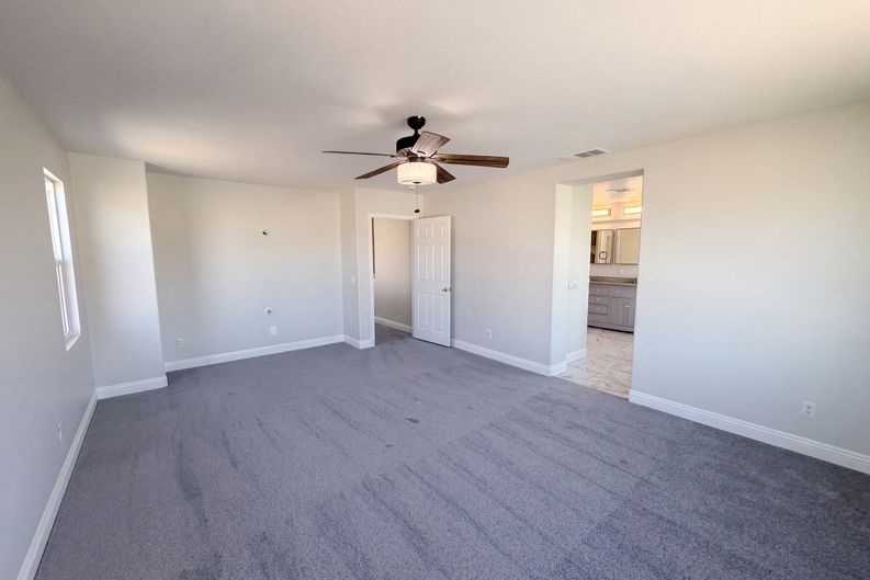 Photo 4 of 33 of 1265 Lavender Ln, Hemet, CA