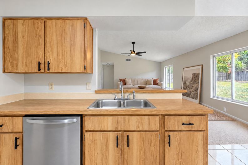 Photo 8 of 22 of 1572 Deerfield Ave, Deltona, FL