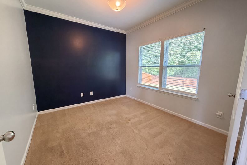 Photo 9 of 19 of 2618 Courtland Dr, Clover, SC