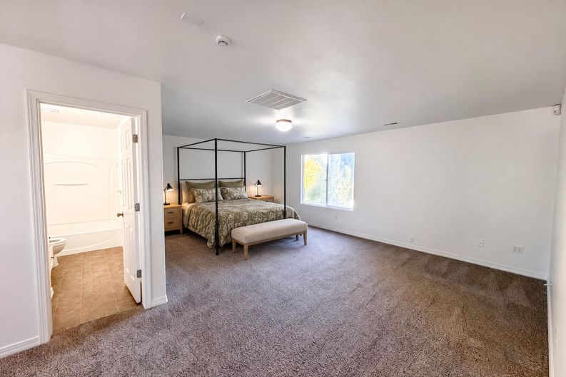 Photo 11 of 26 of 866 S 1580 W, Lehi, UT