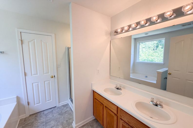 Photo 24 of 35 of 4735 Nijinsky Ct, Charlotte, NC