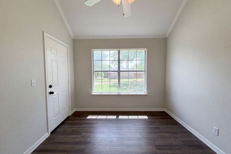 Photo 15 of 20 of 416 Fossil Rock Dr, Azle, TX