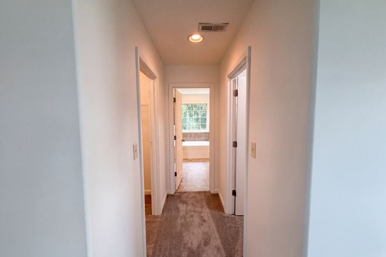 Photo 21 of 44 of 791 W Glenview Dr, Lenoir City, TN