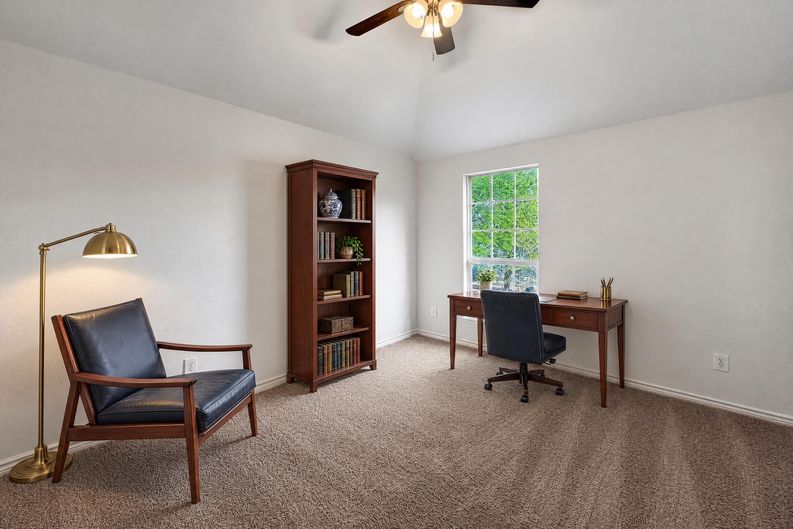 Photo 4 of 31 of 8212 Boulder River Trl, McKinney, TX