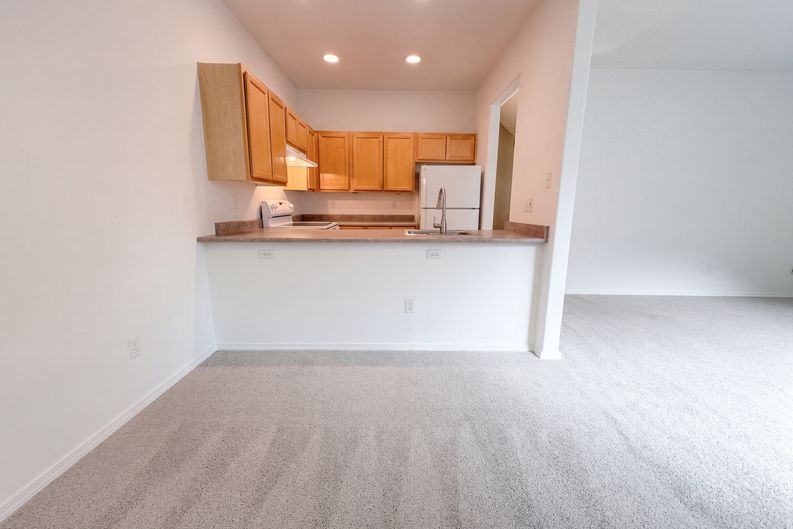 Photo 8 of 26 of 546 NE Knott St, Portland, OR
