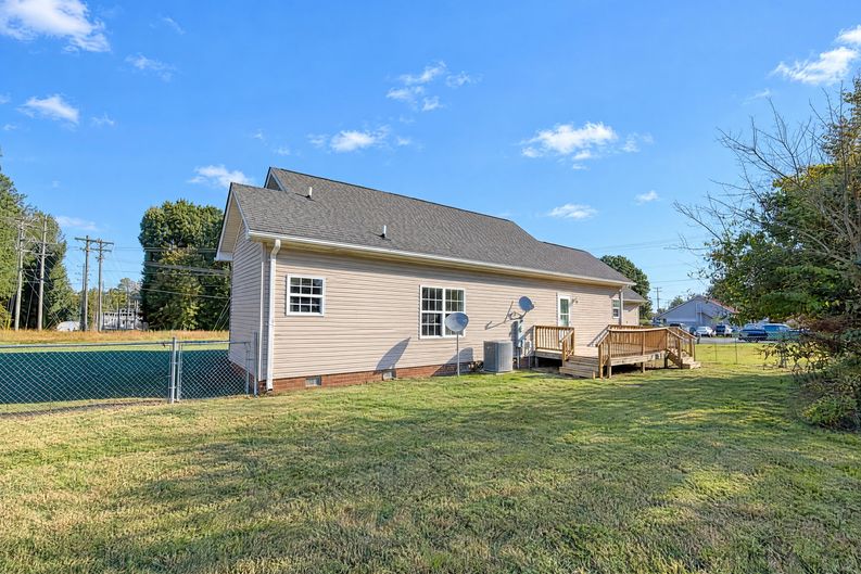 Photo 5 of 26 of 3140 Earnhardt Rd, Rockwell, NC
