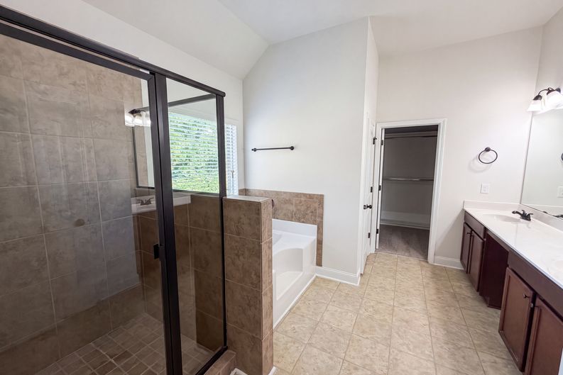 Photo 11 of 22 of 2321 Willow Shade Ln, Loganville, GA