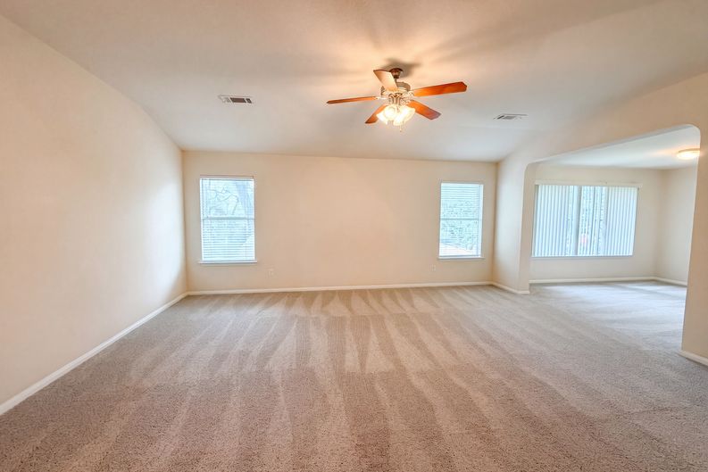 Photo 8 of 21 of 312 Crowfoot Dr, Harker Heights, TX