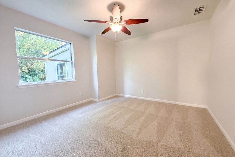 Photo 7 of 26 of 6535 Lou Dr N, Jacksonville, FL