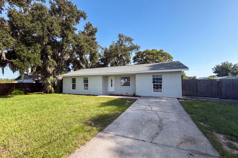 Photo 16 of 19 of 4147 Willow South Dr, Mulberry, FL