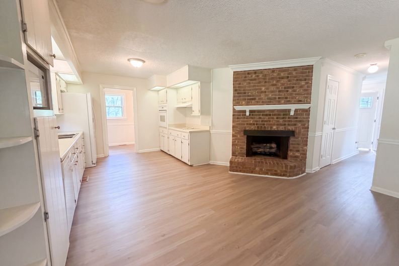 Photo 6 of 21 of 1818 Fox Chase Dr, Goodlettsville, TN