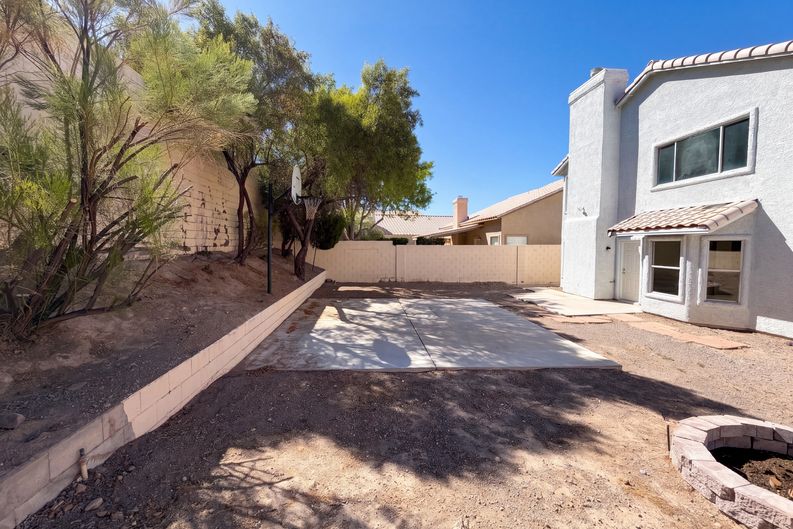 Photo 38 of 41 of 1917 Altivo Dr, Henderson, NV