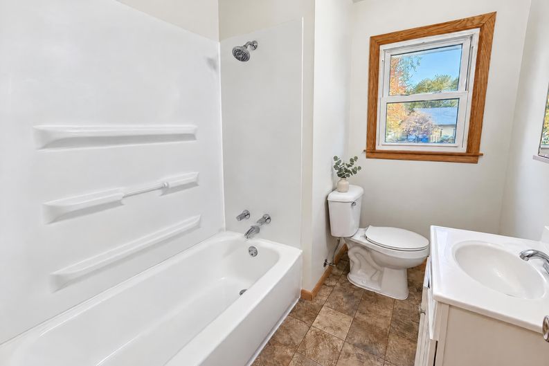 Photo 11 of 20 of 6679 Arthur St NE, Fridley, MN