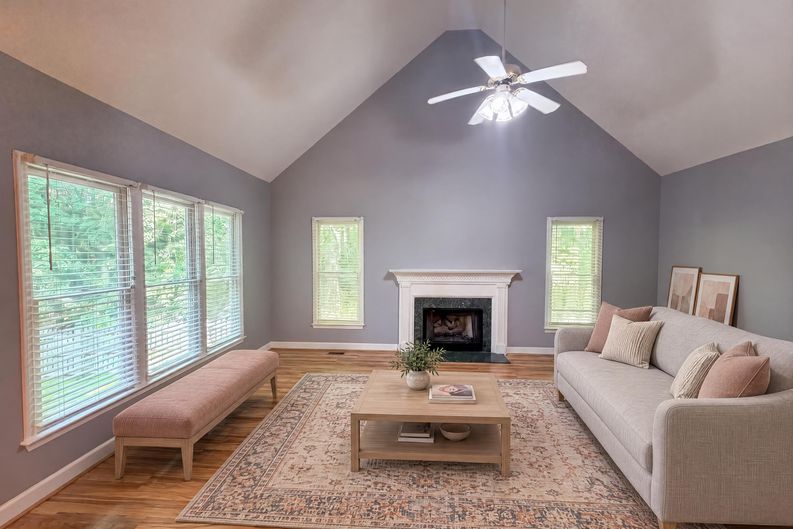 Photo 3 of 18 of 513 Saint Croix Dr, Holly Springs, NC
