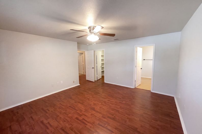 Photo 4 of 21 of 8222 Grissom Cir, San Antonio, TX