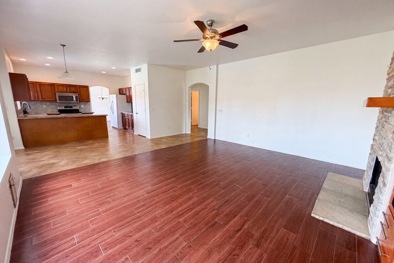 Photo 7 of 30 of 8274 S Stephanie Ln, Tempe, AZ