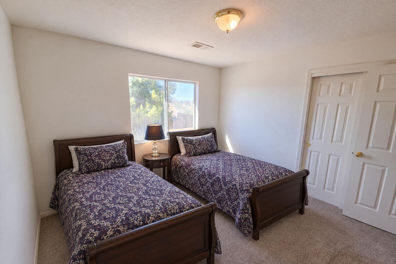 Photo 9 of 18 of 5051 27th Ave NE, Rio Rancho, NM