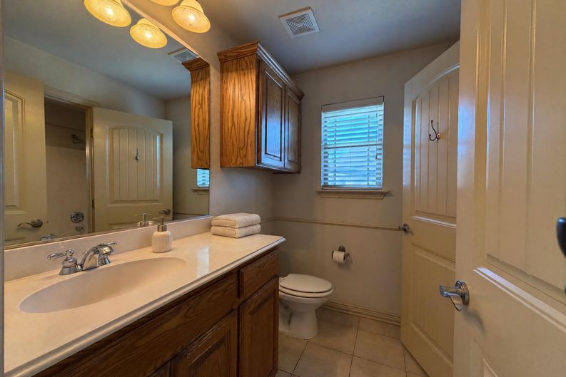 Photo 15 of 20 of 5107 Chesterfield Pl, Arlington, TX