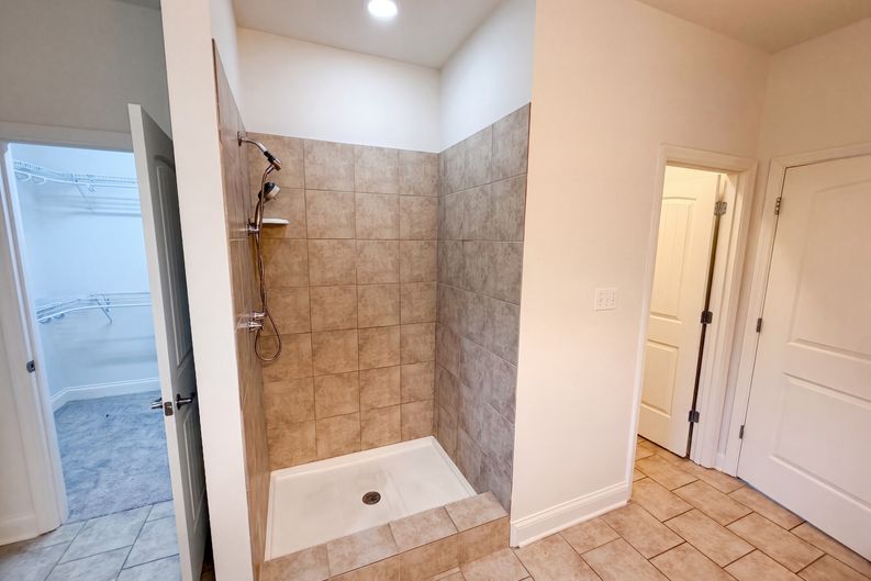 Photo 10 of 23 of 2433 Misty Ridge Dr, Lenoir City, TN