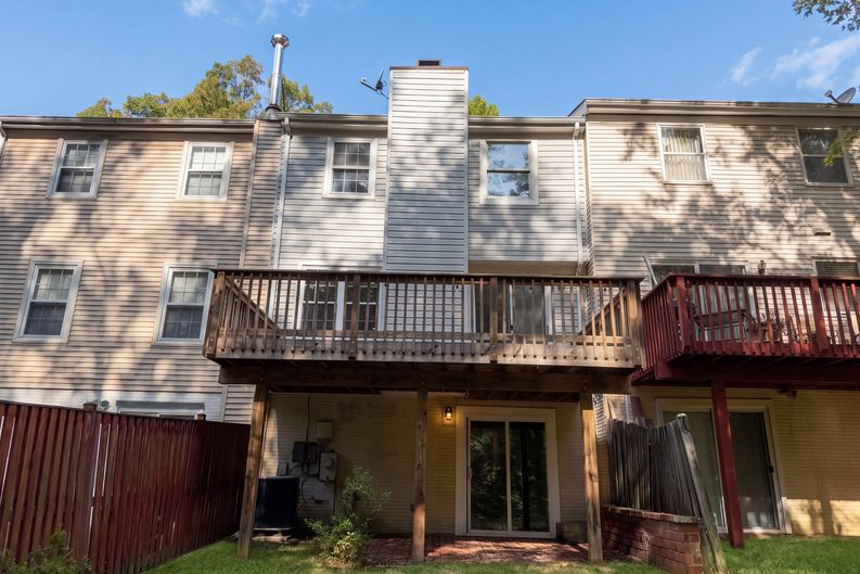 Photo 5 of 27 of 8303 Snowden Oaks Pl, Laurel, MD