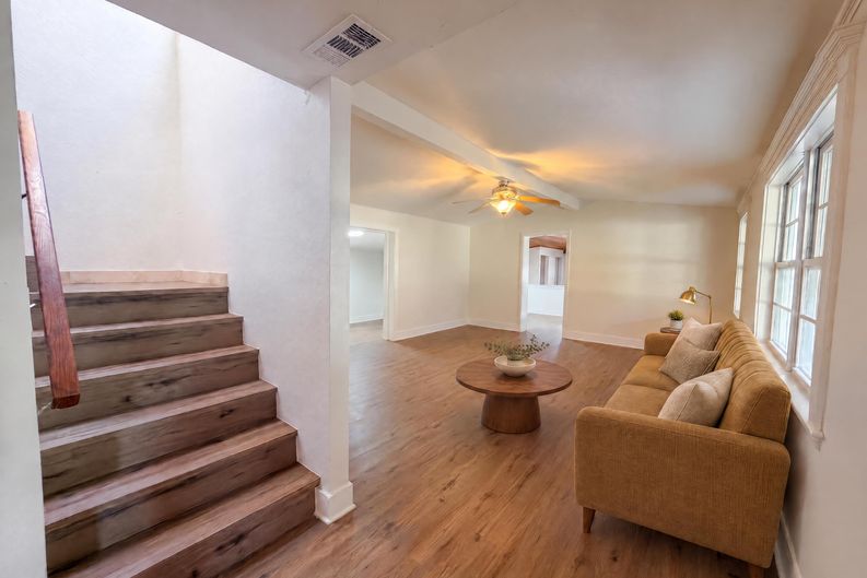 Photo 3 of 26 of 7405 S Desoto St, Tampa, FL
