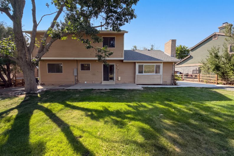 Photo 5 of 39 of 20890 E Sussex Ct, Parker, CO