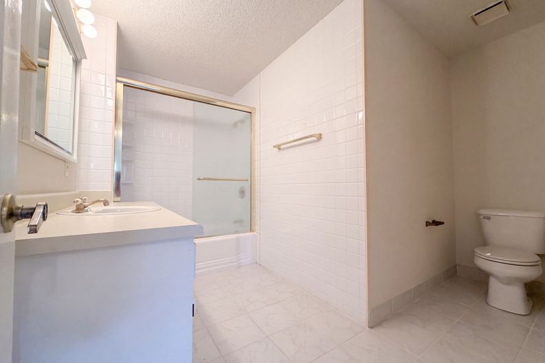 Photo 13 of 21 of 1818 Fox Chase Dr, Goodlettsville, TN
