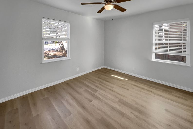 Photo 13 of 16 of 9618 Tamalpais Dr, Dallas, TX