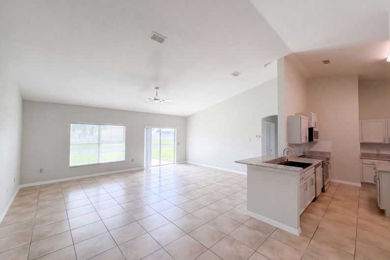 Photo 7 of 40 of 3508 Yacht Club Ct, Kissimmee, FL